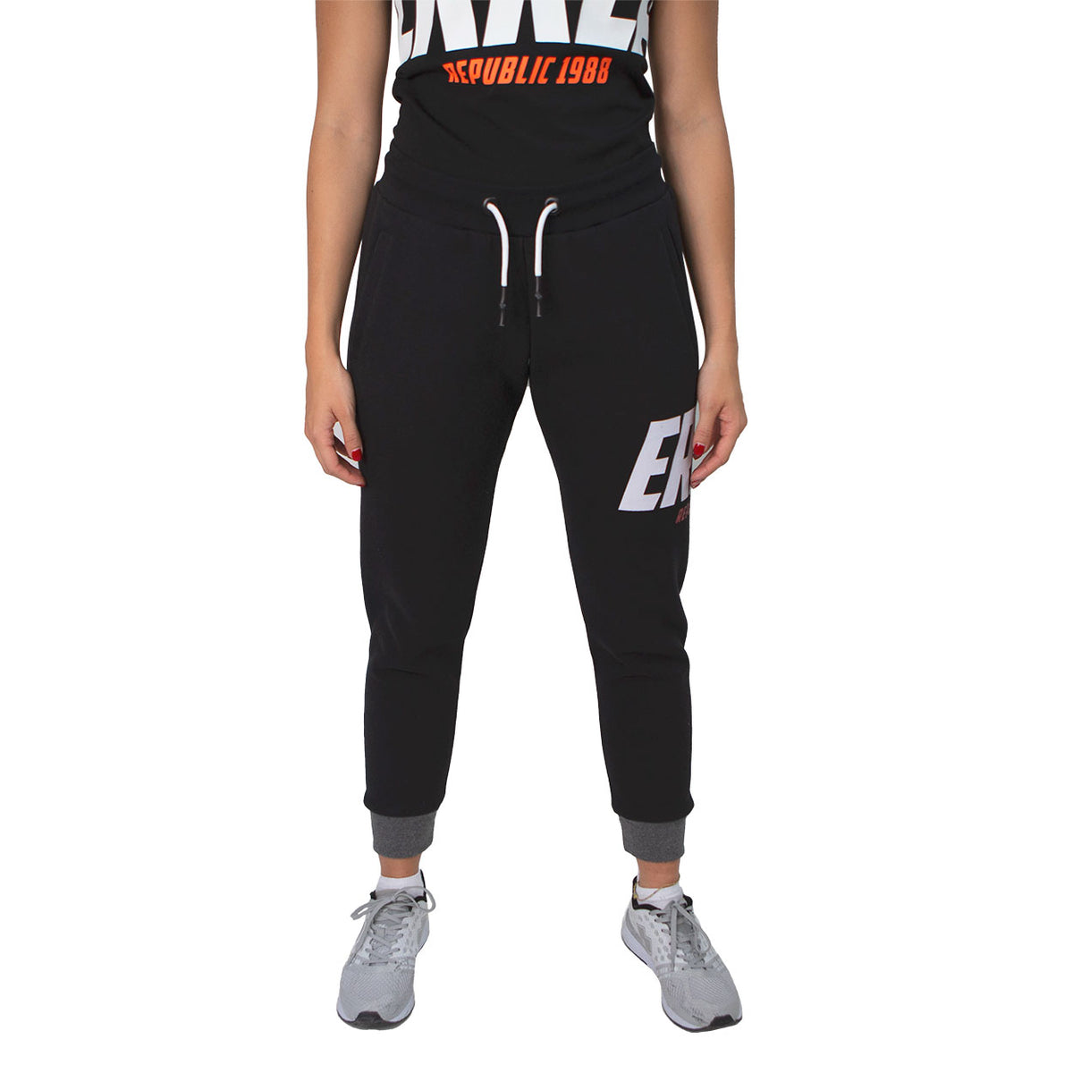 GRAPHIC FW20/21 WOMAN CUFF TROUSERS 003 AD