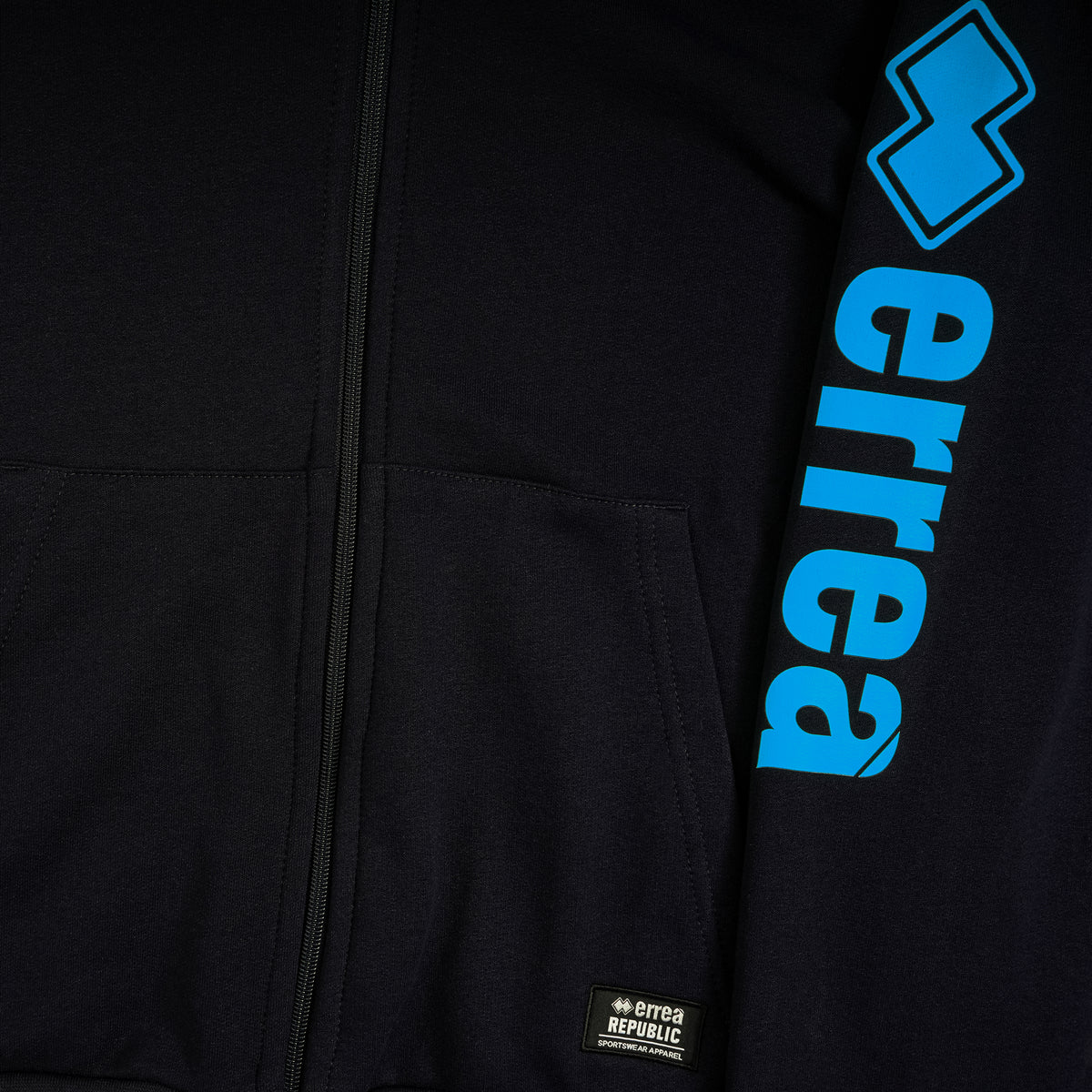 ESSENTIAL FW21/22 MAN ZIP SWEATSHIRT HOODY AD