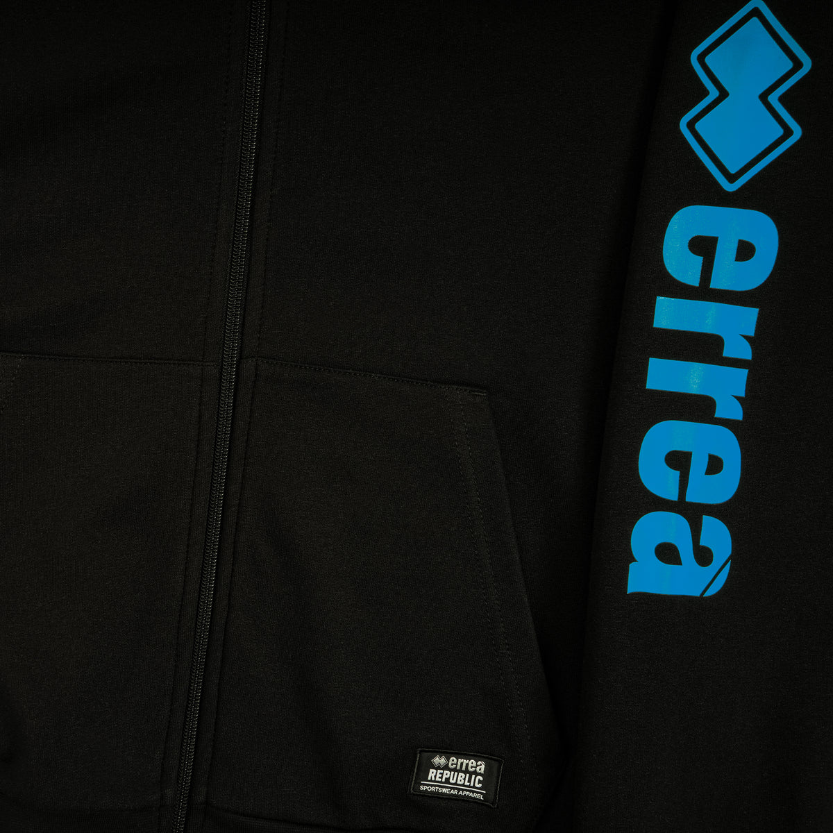 ESSENTIAL FW21/22 MAN ZIP SWEATSHIRT HOODY AD