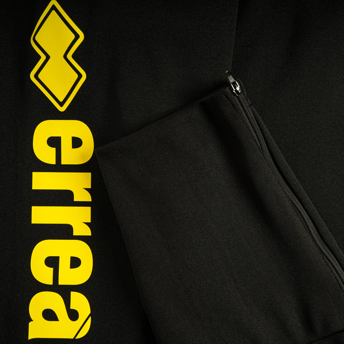 ESSENTIAL FW21/22 MAN LOGO 28 DRAKE TROUSERS AD