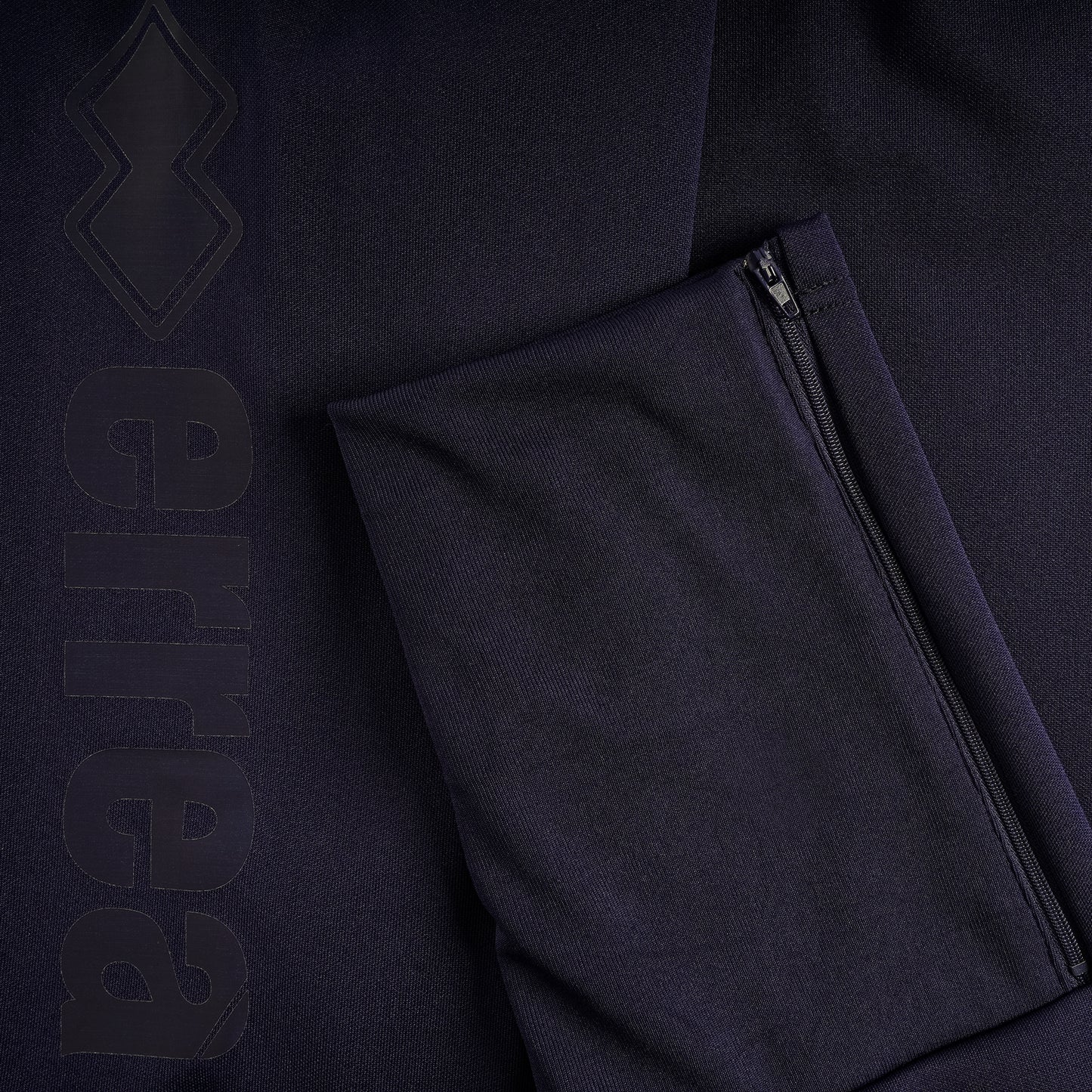 ESSENTIAL FW21/22 MAN LOGO 28 DRAKE TROUSERS AD